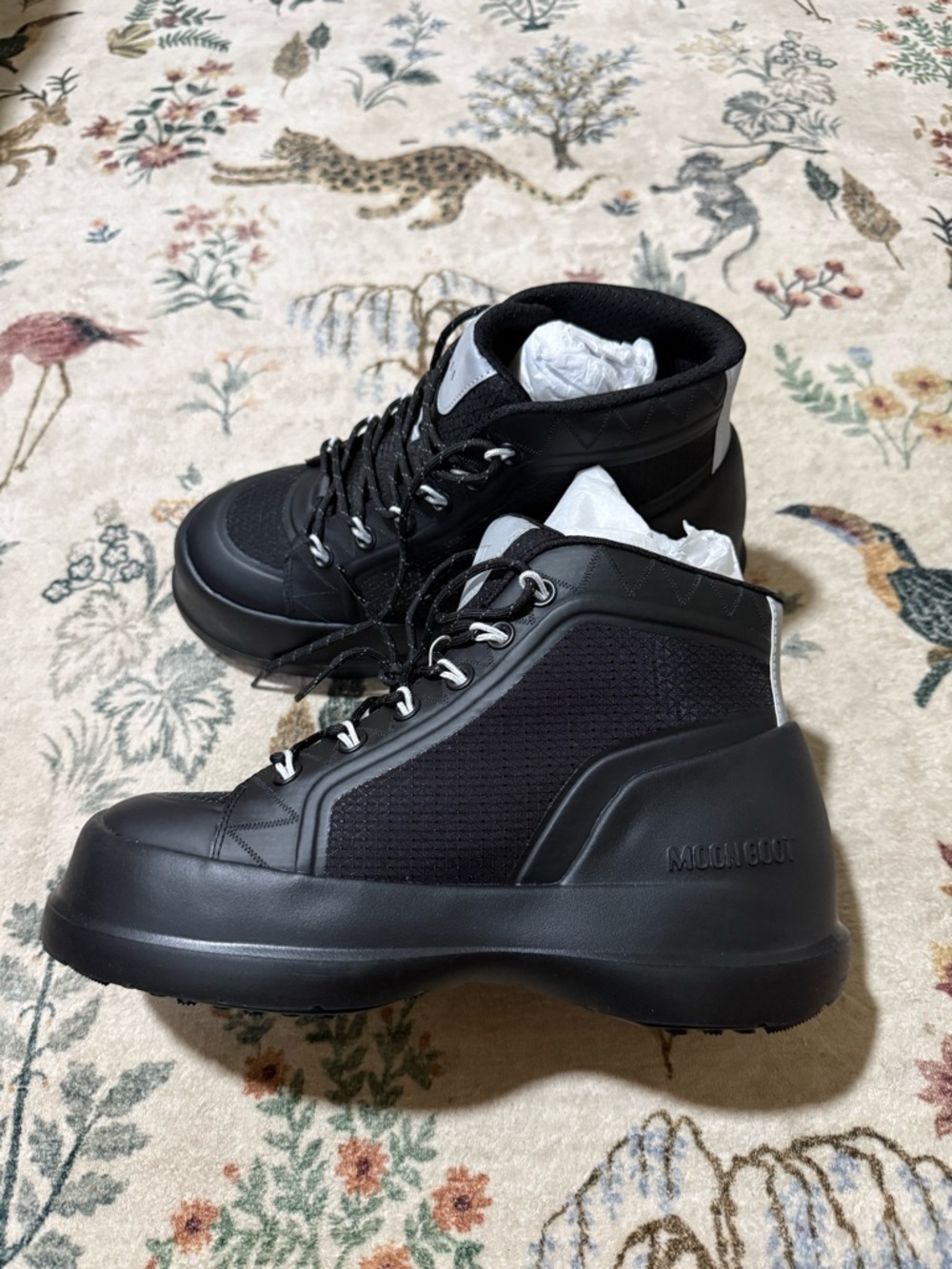 Moon Boots Luna Trek Mid Nylon Black Boots Size 9.5 NWB MSRP $360